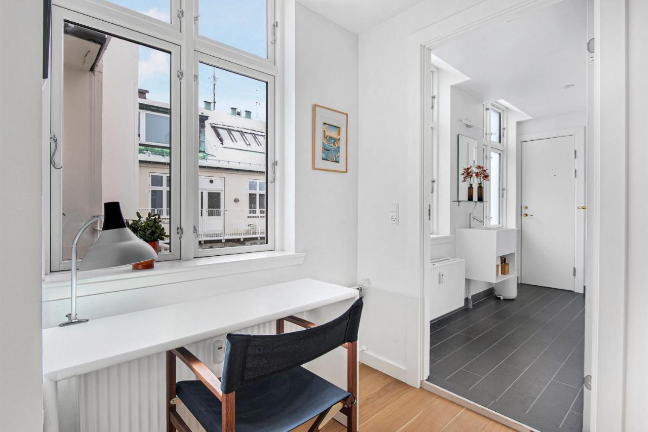 Sanders Monarch - Charming One-Bedroom Apartment With Two Balconies Копенгаген Экстерьер фото